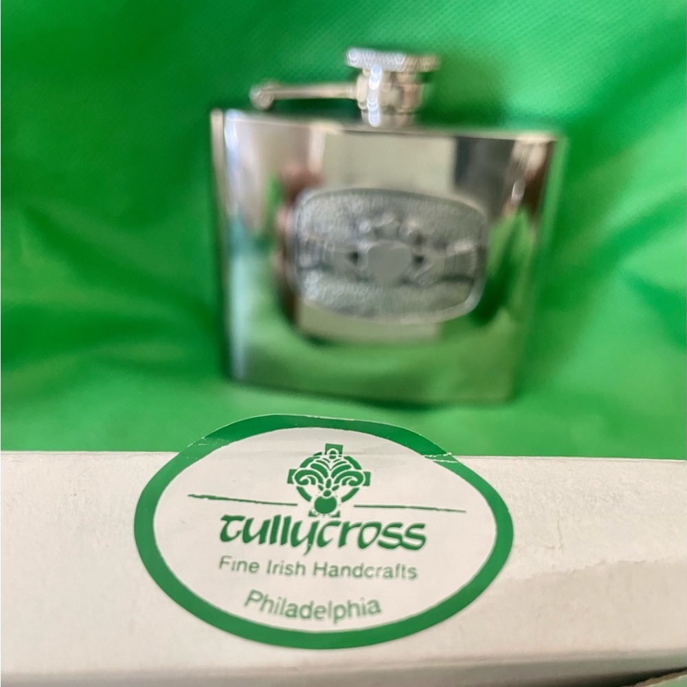 Irish Shamrock Pewter Stainless Steel Whiskey Flask NEW St Patrick’s Day NIB - Picture 6 of 7